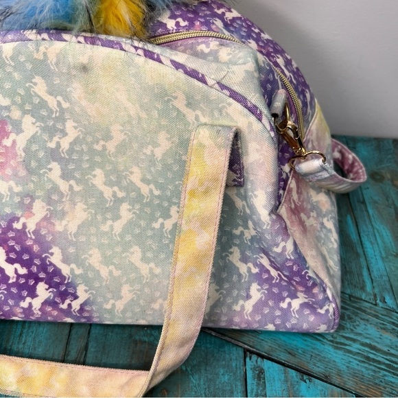 Underonesky Dalila Unicorn Overnight Duffle Bag - Picture 8 of 16